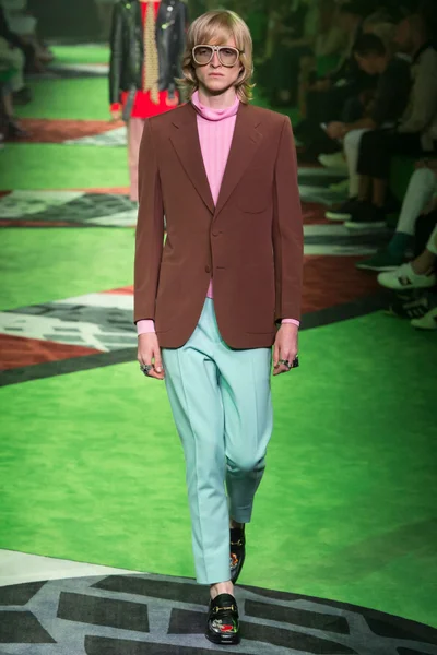 Look 52